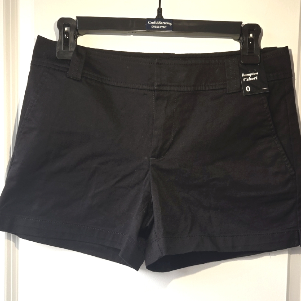 NWT NY&C Black Twill Shorts With Front Slit Pockets And Straight Back Pockets